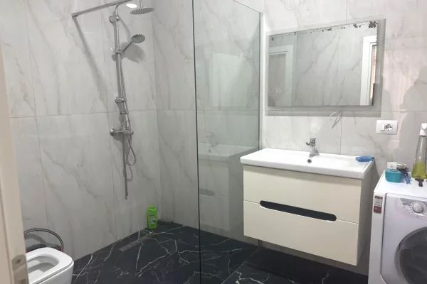 Shtepi me qera Apartament ne Tirane, 2+1, Mobilimi E mobiluar, Pagesa 450  Euro.