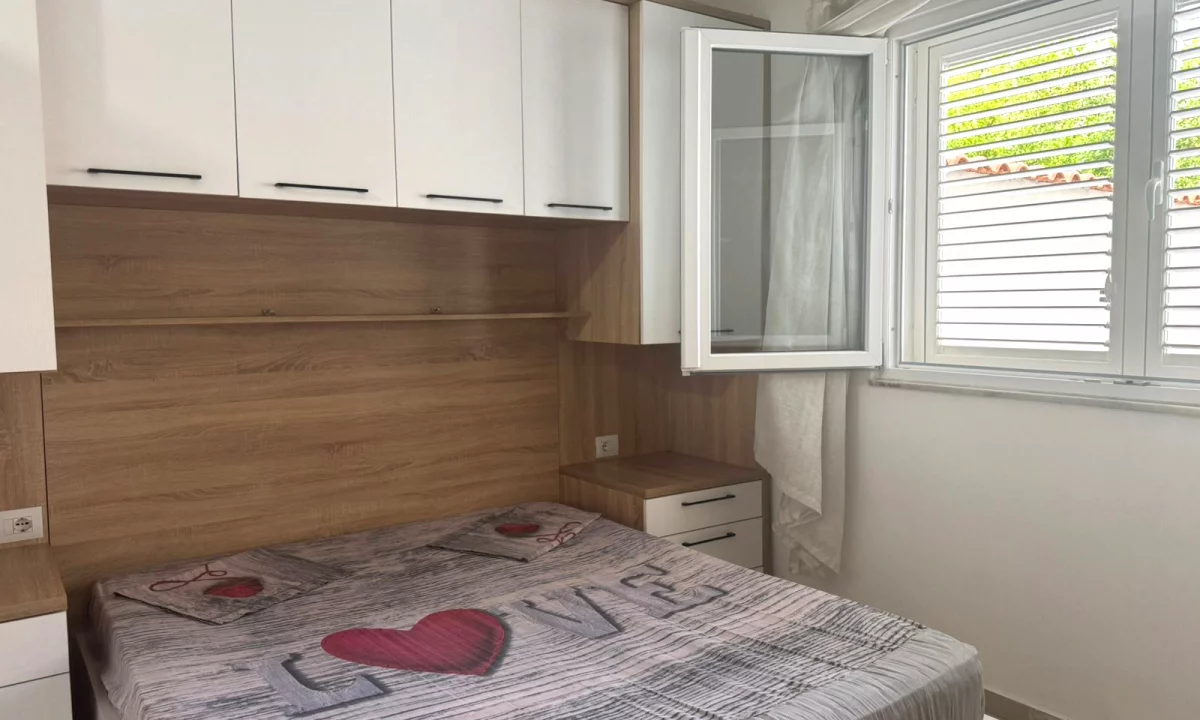Shtepi me qera Apartament ne Tirane, 2+1, Mobilimi E mobiluar, Pagesa 45,000  Leke.