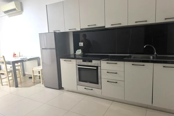 Shtepi me qera Apartament ne Tirane, 2+1, Mobilimi E mobiluar, Pagesa 45,000  Leke.