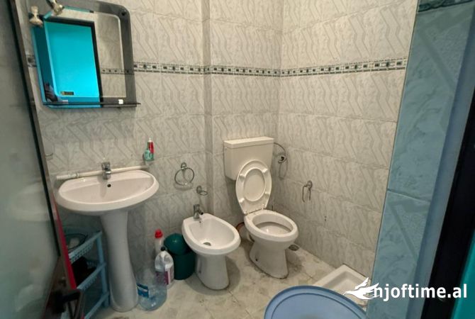 Pajisje biznesi ne shitje 1+1 ne Durres - 88,000 Euro