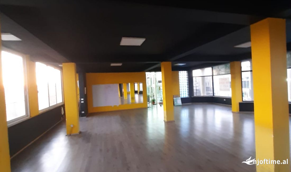 Ambient Biznesi per Qera ne Durres 