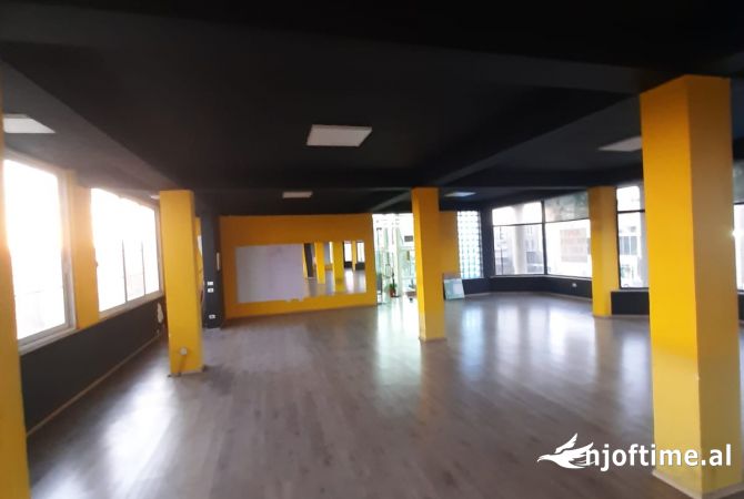 Ambient Biznesi per Qera ne Durres 