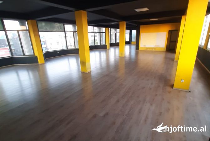 Ambient Biznesi per Qera ne Durres 