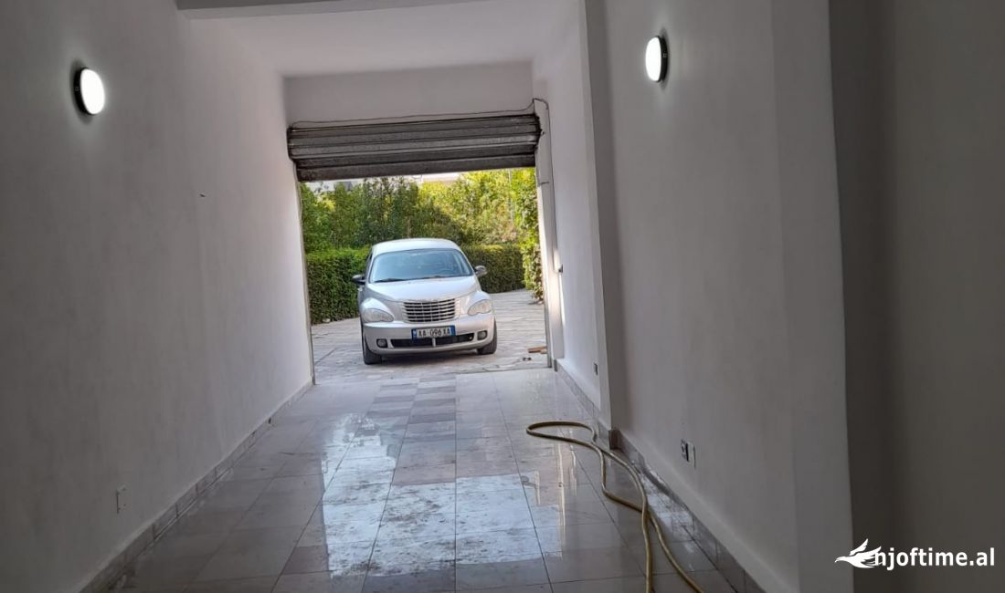 Shitet Garazh ne Durres 