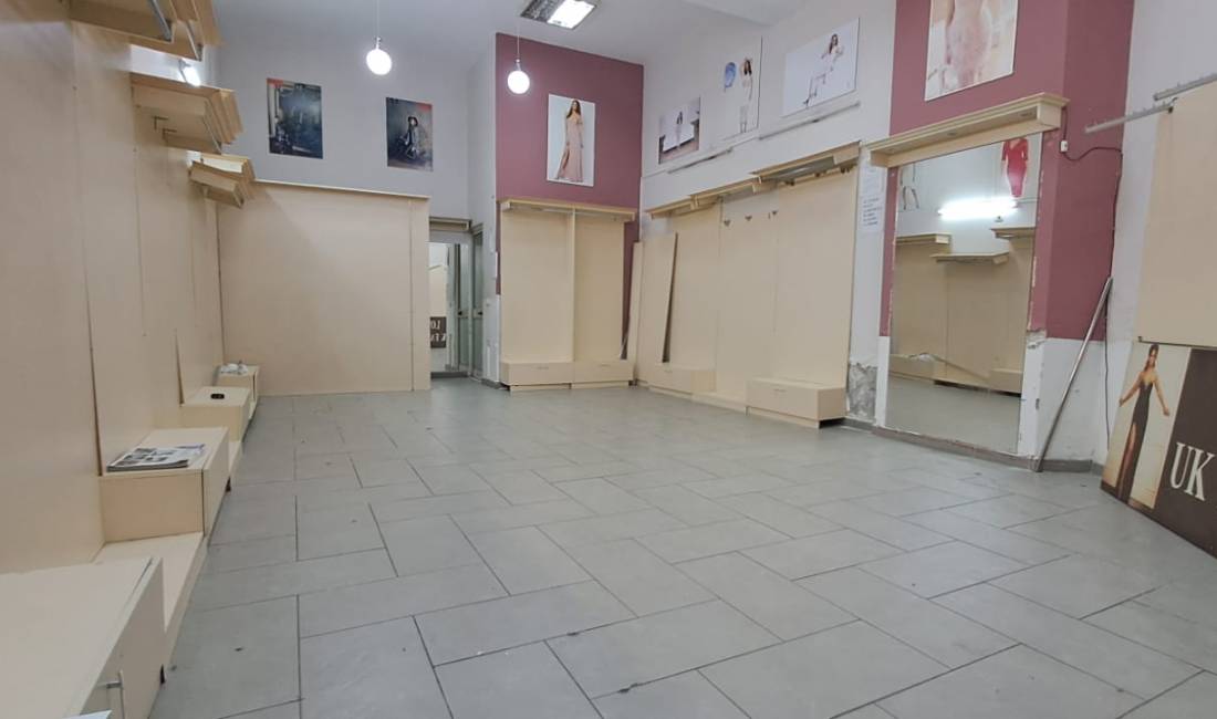 JEPET ME QERA DYQAN TEK RRUGA BARRIKADAVE 