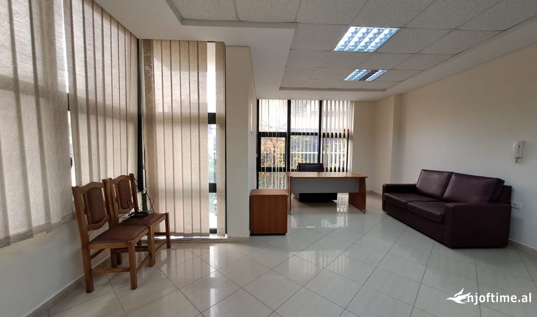 JEPET ME QERA ZYRE TEK SELVIA