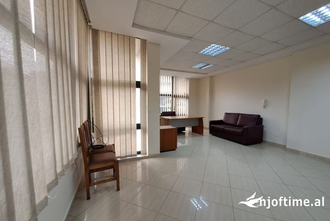 JEPET ME QERA ZYRE TEK SELVIA