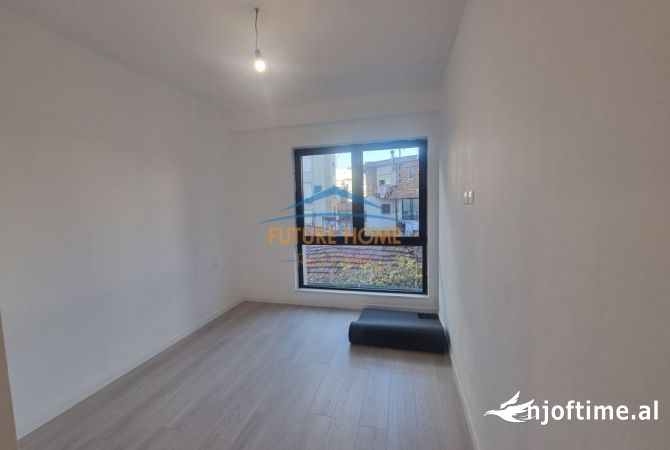 Disponojme Apartament 2+1+2 per qira ne Rr. "Myslym Shyri"