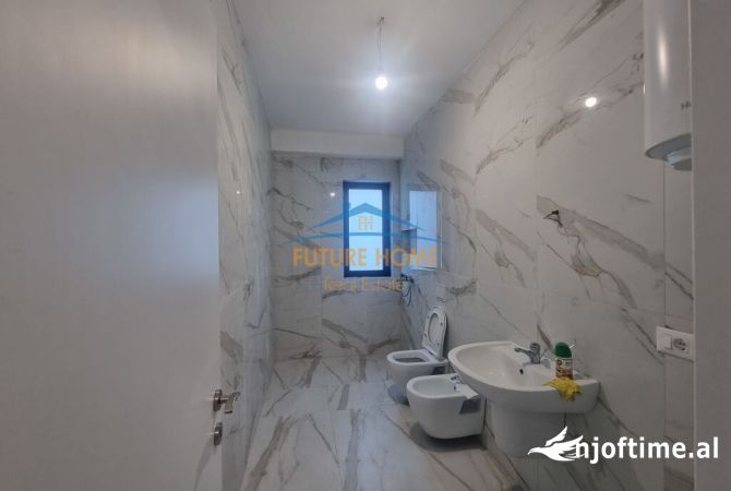 Disponojme Apartament 2+1+2 per qira ne Rr. "Myslym Shyri"