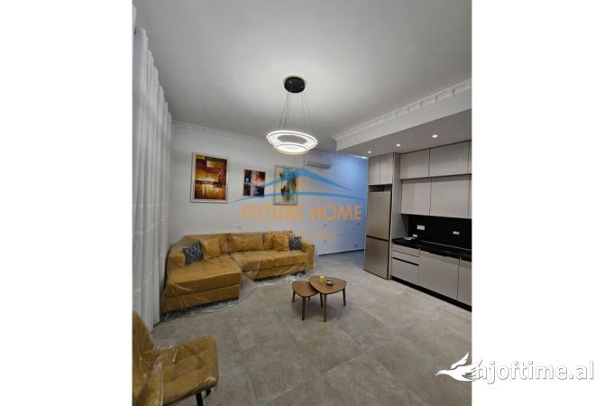 APARTAMENT 2+1 ME QERA NE QENDER TE TIRANES