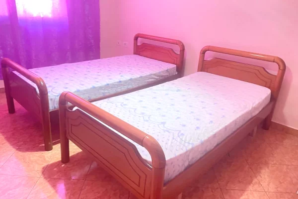 Shtepi me qera Apartament ne Tirane, 1+1, Mobilimi E mobiluar, Pagesa 35,000  Leke.