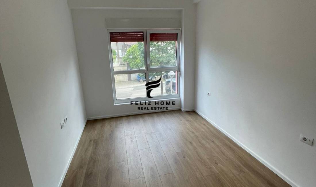 ZYRE ME QERA  67M2 ALI DEMI 400EURO