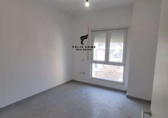 Ambiente Commerciale in Affitto 3+1 a Tirana - 600 Euro
