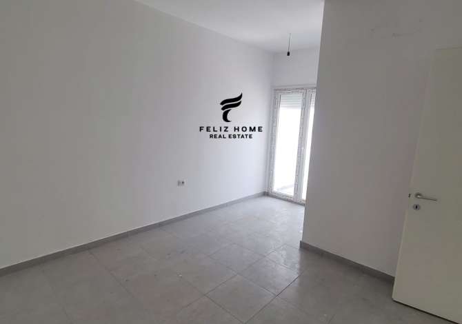 Ambiente Commerciale in Affitto 3+1 a Tirana - 600 Euro