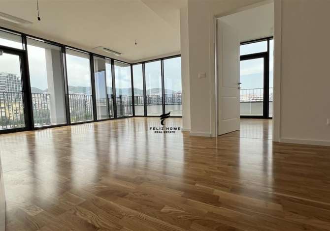 Ambiente Commerciale in Affitto 3+1 a Tirana - 1,550 Euro