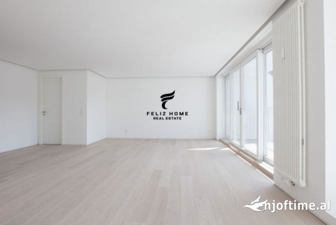 Ambiente Commerciale in Vendita 3+1 a Tirana - 112,500 Euro