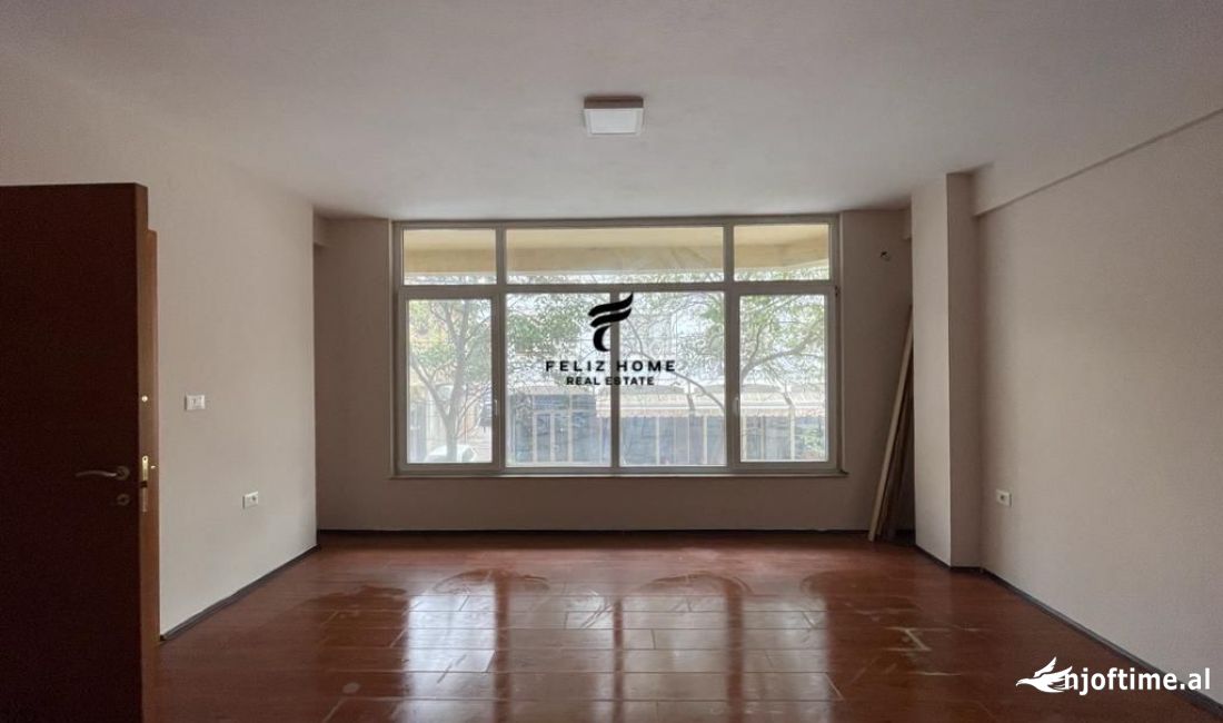 ZYRE ME QERA 100 M2 QENDER 800 EURO