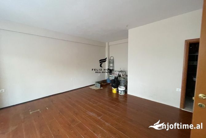 Business Property for Rent 3+1 in Tirana - 800 Euro