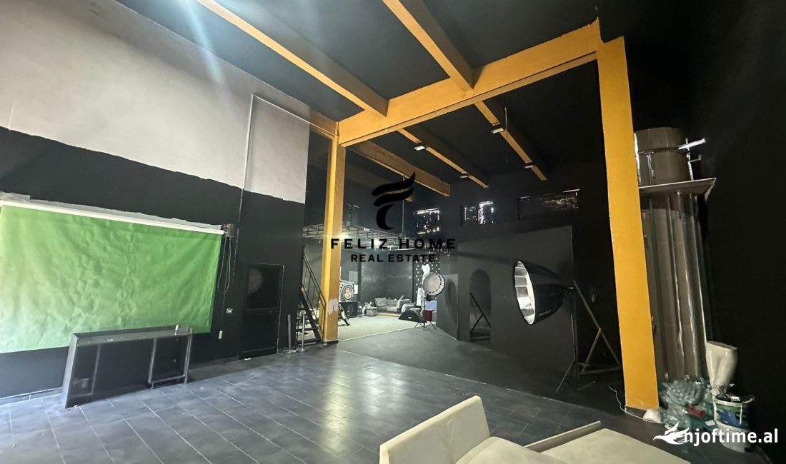 MAGAZINE ME QERA 140 M2 RRUGA 5 MAJI 3000 EURO