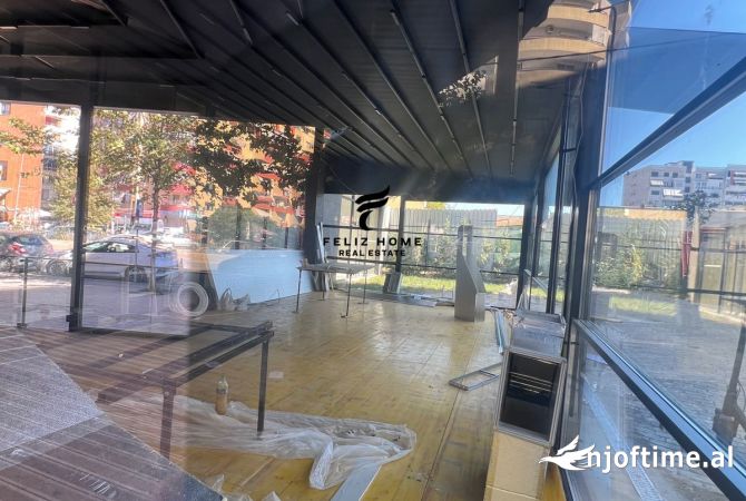 Ambiente Commerciale in Affitto 1+1 a Tirana - 3,500 Euro