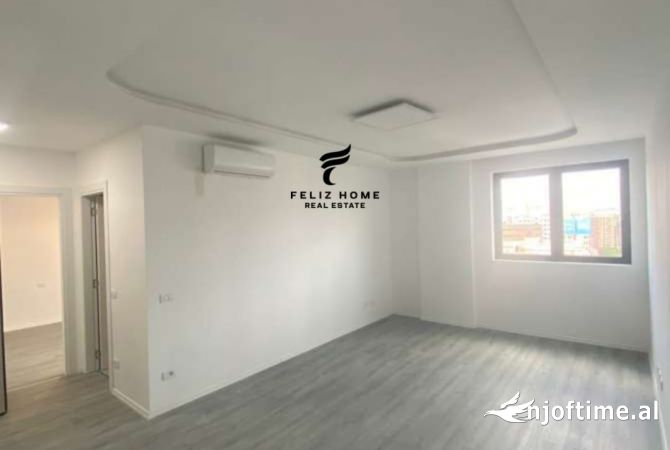 Ambiente Commerciale in Affitto 3+1 a Tirana - 720 Euro