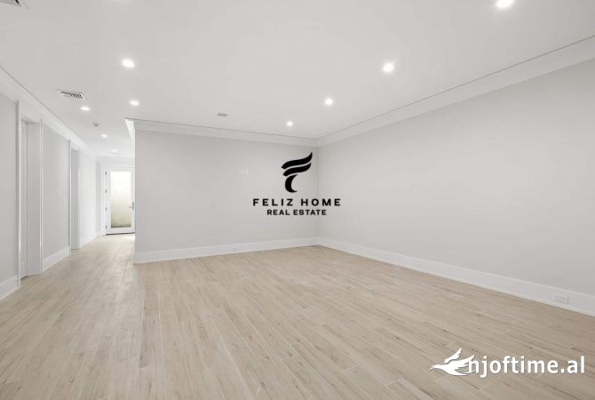 Ambiente Commerciale in Affitto 1+1 a Tirana - 1,500 Euro