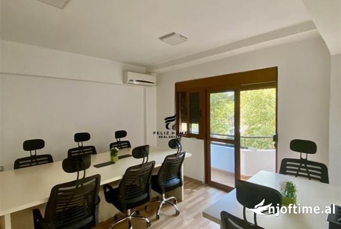 Ambiente Commerciale in Affitto 3+1 a Tirana - 900 Euro