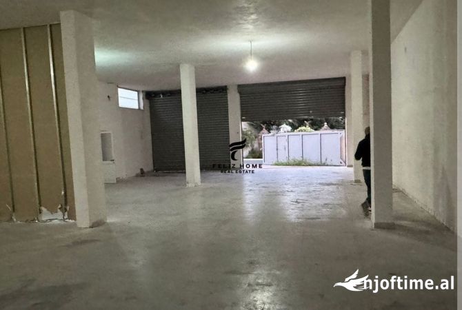 Ambiente Commerciale in Affitto 4+1 a Tirana - 1,500 Euro
