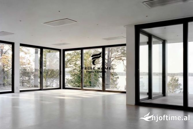 Ambiente Commerciale in Affitto 1+1 a Tirana - 1,200 Euro