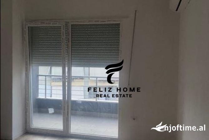 Ambiente Commerciale in Affitto 3+1 a Tirana - 650 Euro