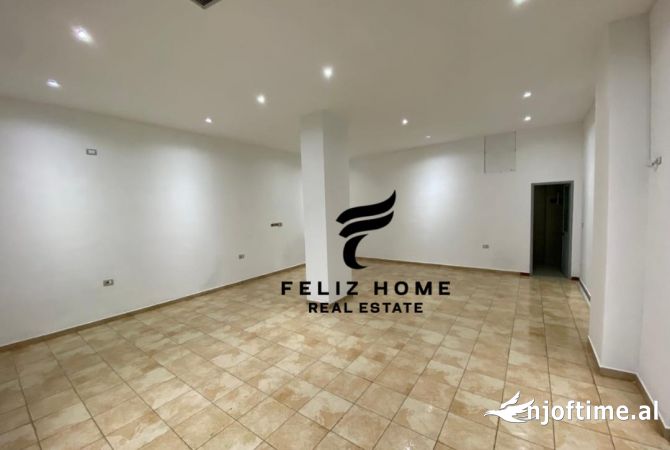Ambiente Commerciale in Affitto 1+1 a Tirana - 400 Euro