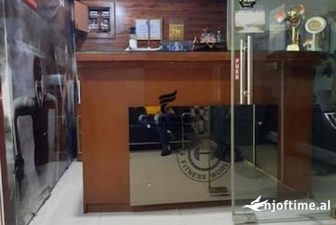 Ambiente Commerciale in Affitto 1+1 a Tirana - 400 Dollar