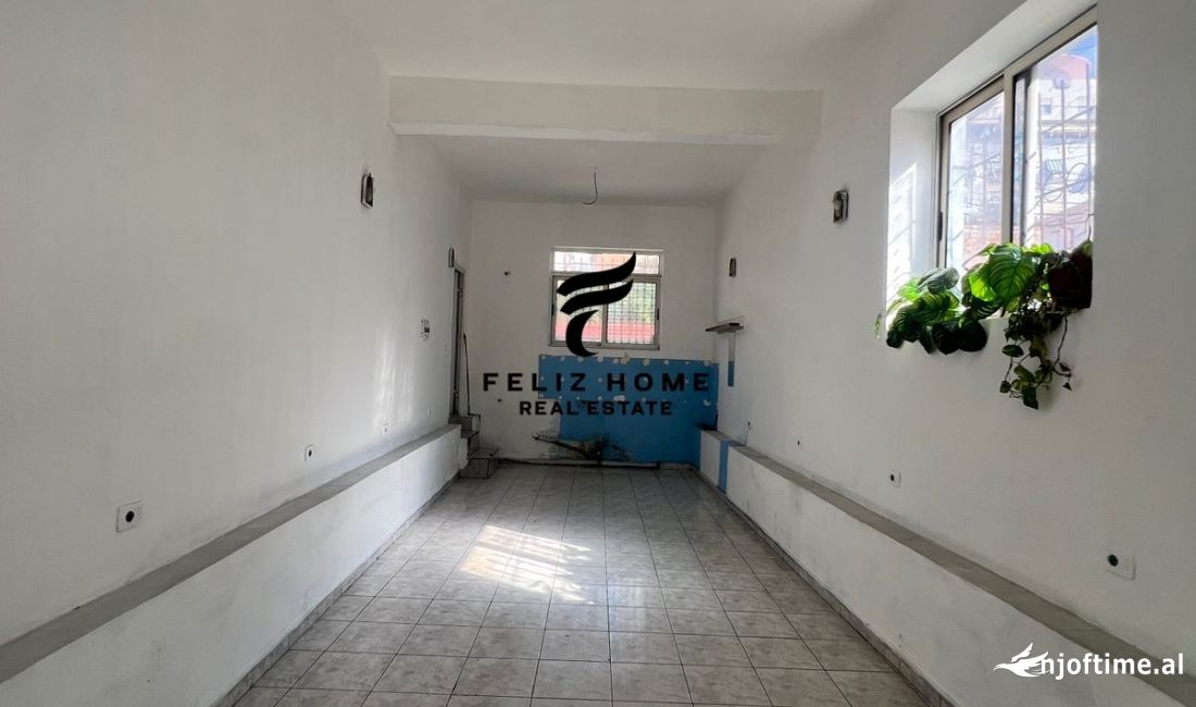 DYQAN ME QERA 50 M2 RRUGA E BARRIKADAVE 700 EURO