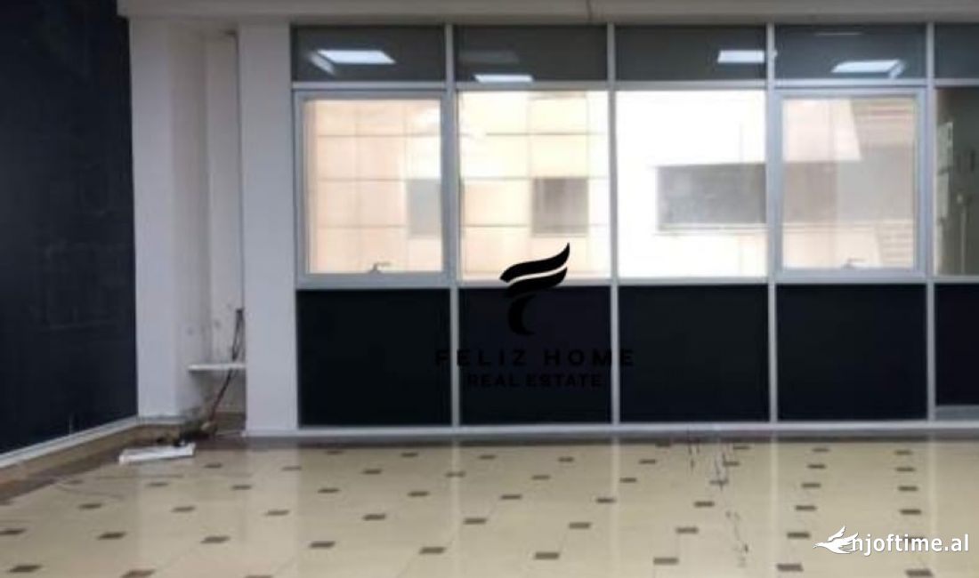 ZYRE ME QERA 100 M2 QENDER 900 EURO