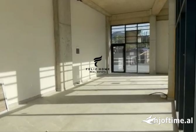 Ambiente Commerciale in Affitto 1+1 a Tirana - 1,500 Euro