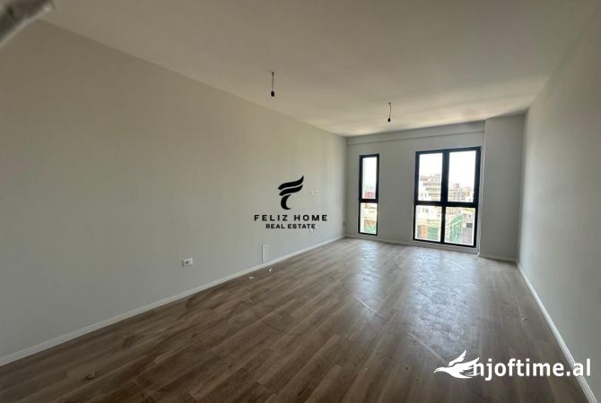 AMBIENT BIZNESI ME QERA 526 M2 FARMACIA 10 3000 EURO