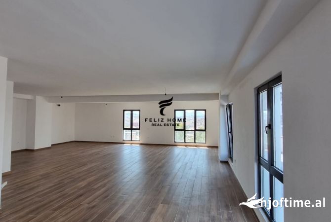 AMBIENT BIZNESI ME QERA 526 M2 FARMACIA 10 3000 EURO