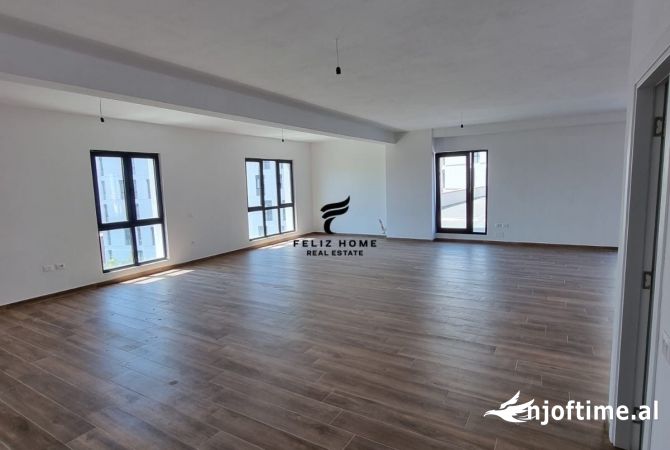 AMBIENT BIZNESI ME QERA 526 M2 FARMACIA 10 3000 EURO