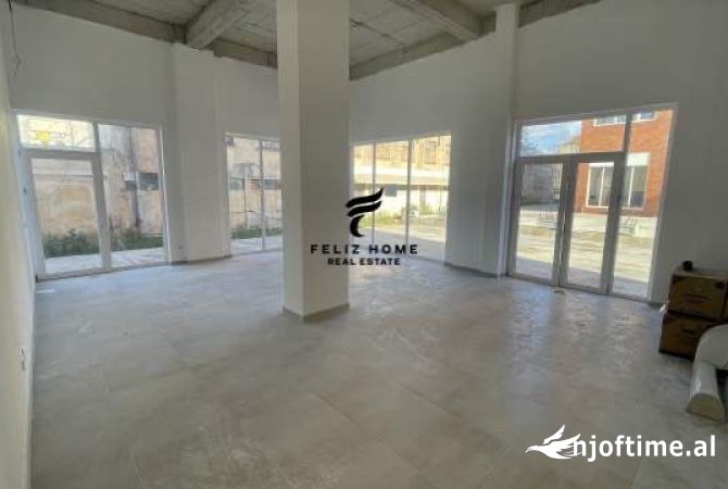 Ambiente Commerciale in Affitto 1+1 a Tirana - 500 Euro