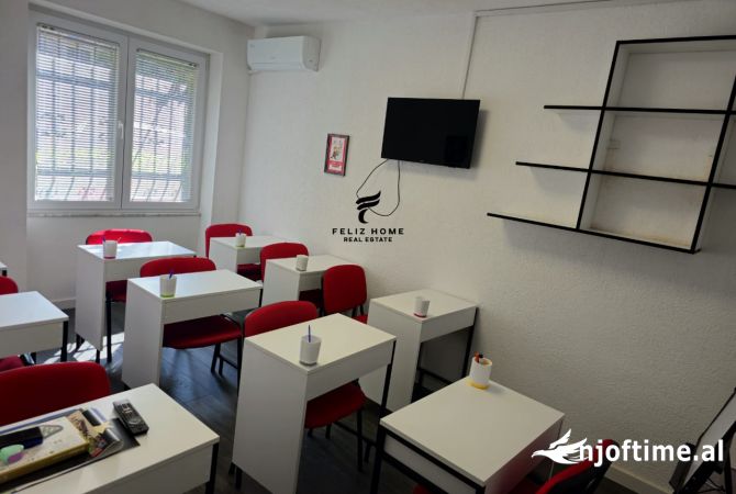 Ambiente Commerciale in Affitto 3+1 a Tirana - 750 Euro