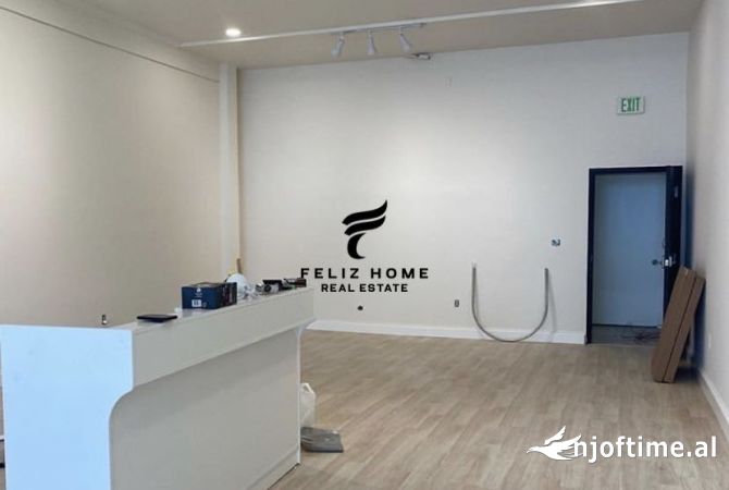 Ambiente Commerciale in Affitto 1+1 a Tirana - 1,500 Euro