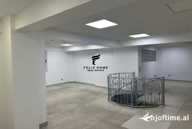 Ambiente Commerciale in Affitto 3+1 a Tirana - 1,500 Euro