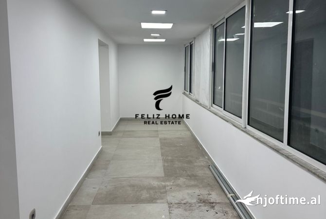 AMBIENT BIZNESI ME QERA 230 M2 LAPRAKE 1500 EURO