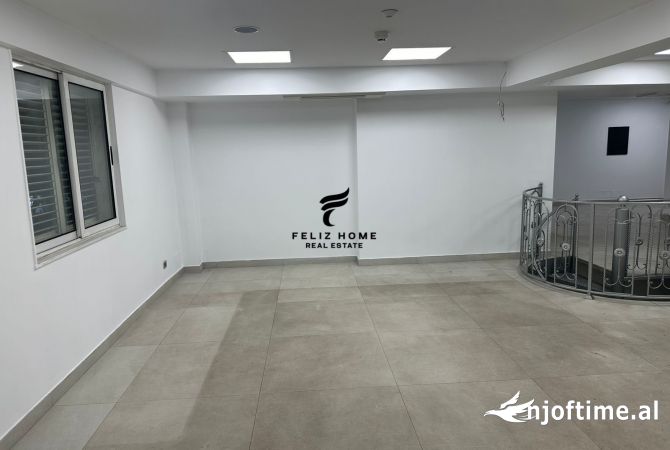 Ambiente Commerciale in Affitto 3+1 a Tirana - 1,500 Euro