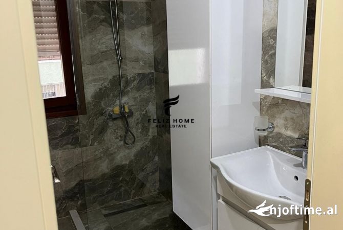 Shtepi me qera Apartament ne Tirane, 2+1, Mobilimi E mobiluar, Pagesa 700  Euro.