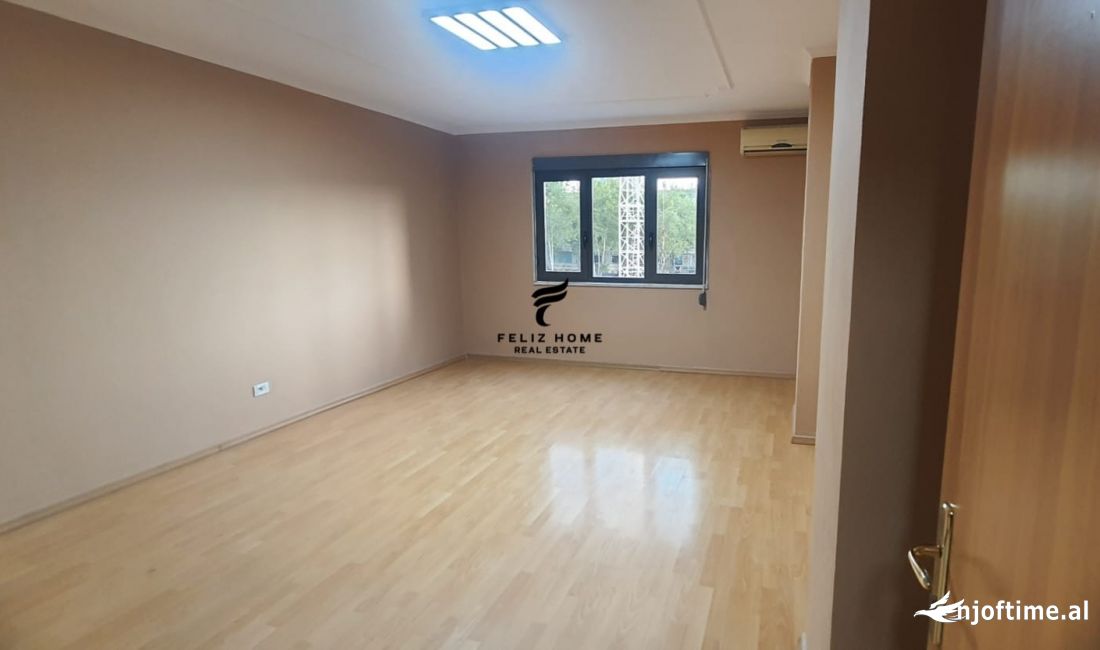 ZYRE ME QERA 160 M2 QENDER 1600 EURO