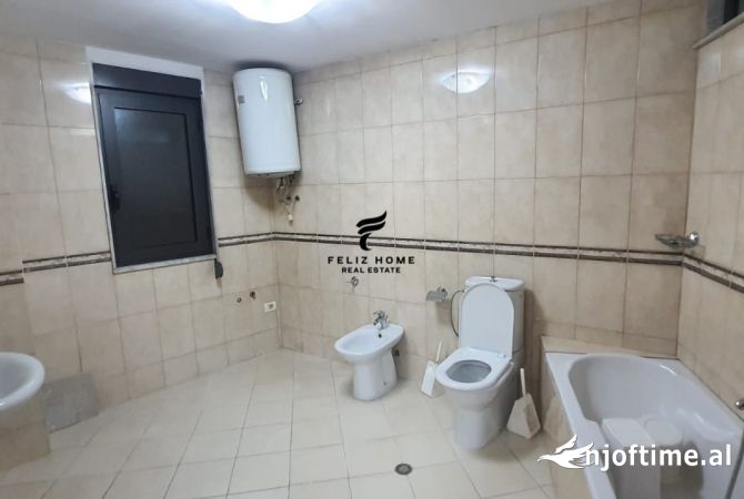 ZYRE ME QERA 160 M2 QENDER 1600 EURO