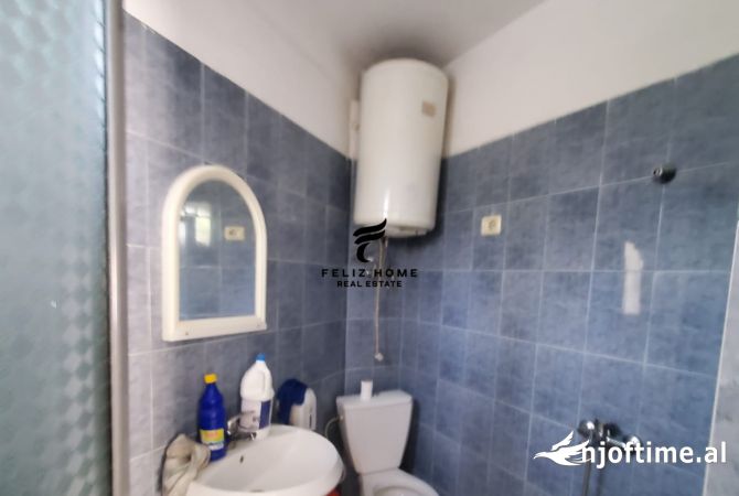 Ambiente Commerciale in Affitto 1+1 a Tirana - 35,000 Leke