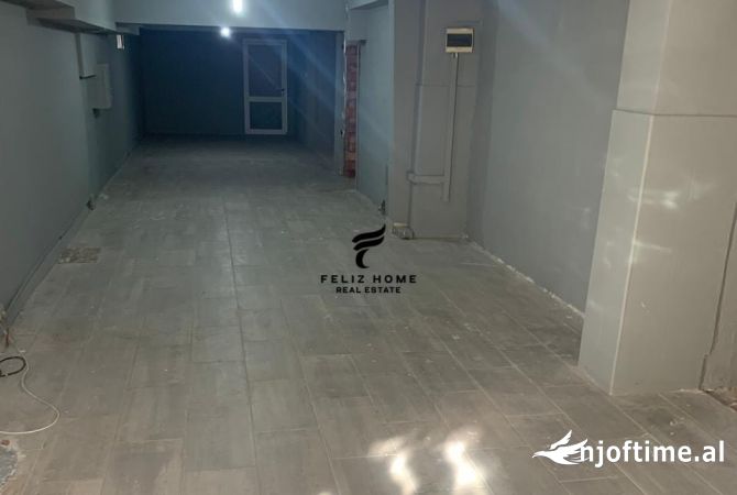 Ambiente Commerciale in Affitto 3+1 a Tirana - 750 Euro
