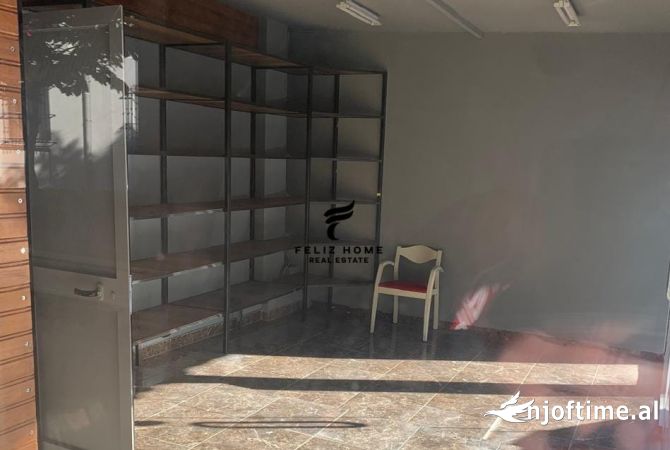 Ambiente Commerciale in Affitto 3+1 a Tirana - 750 Euro